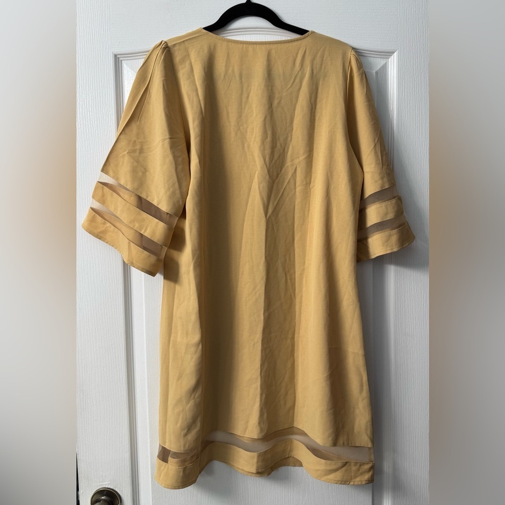 Women's Casual Knee Length Crewneck Mesh Panel Loose Dress in Desert Dust - Picture 6 of 9